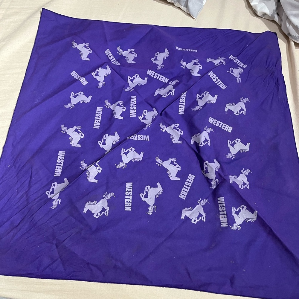Western U bandana